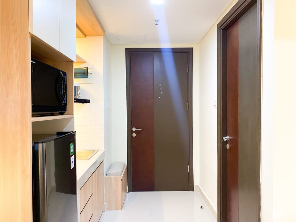 Studio | Private kitchen | Full-size fridge, stovetop