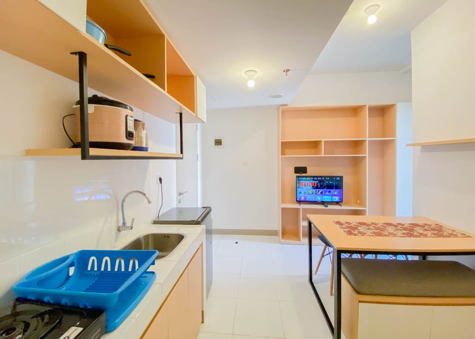Apartment | Private kitchen | Full-size fridge, stovetop
