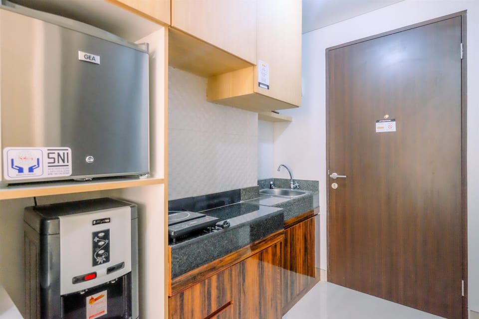 Studio | Private kitchen | Full-size fridge, stovetop