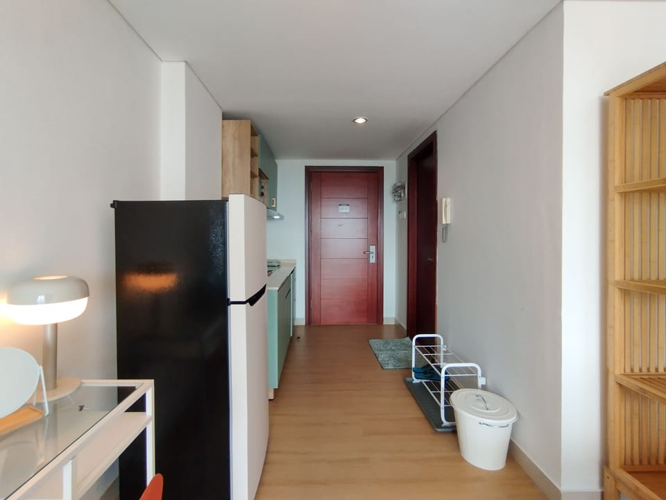 Studio | Private kitchen | Full-size fridge, stovetop