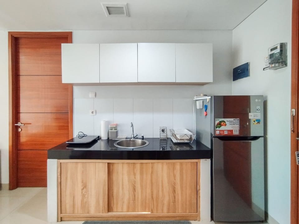 Apartment | Private kitchen | Full-size fridge, stovetop