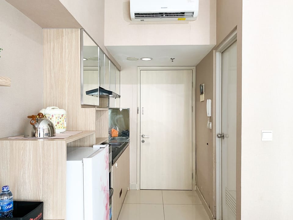 Studio | Private kitchen | Full-size fridge, stovetop