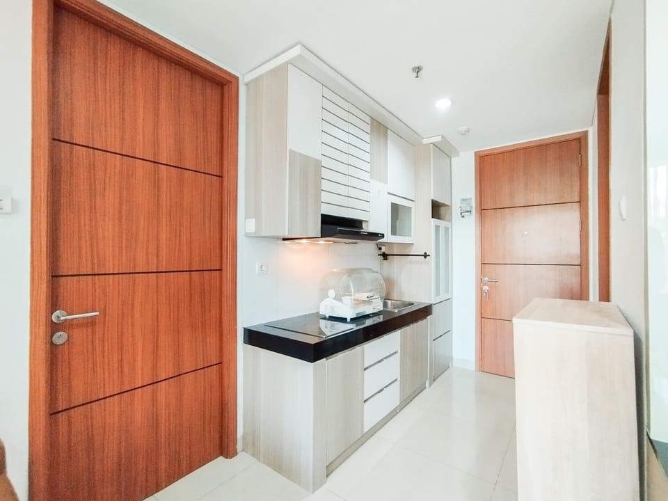 Apartment | Private kitchen | Full-size fridge, stovetop