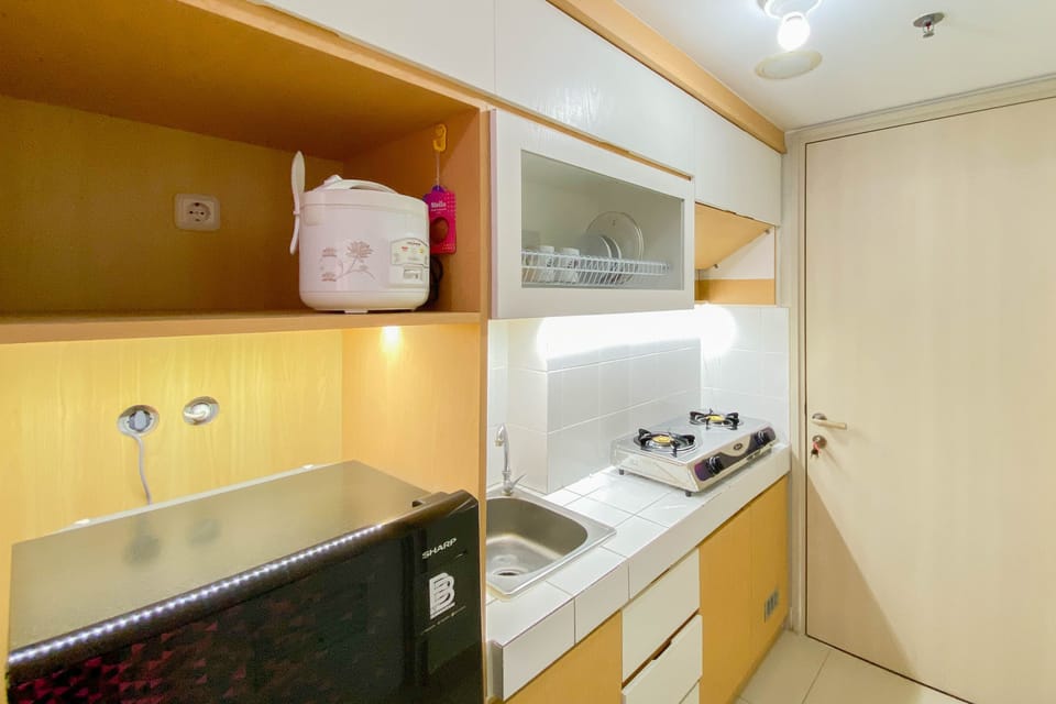 Studio | Private kitchen | Full-size fridge, stovetop