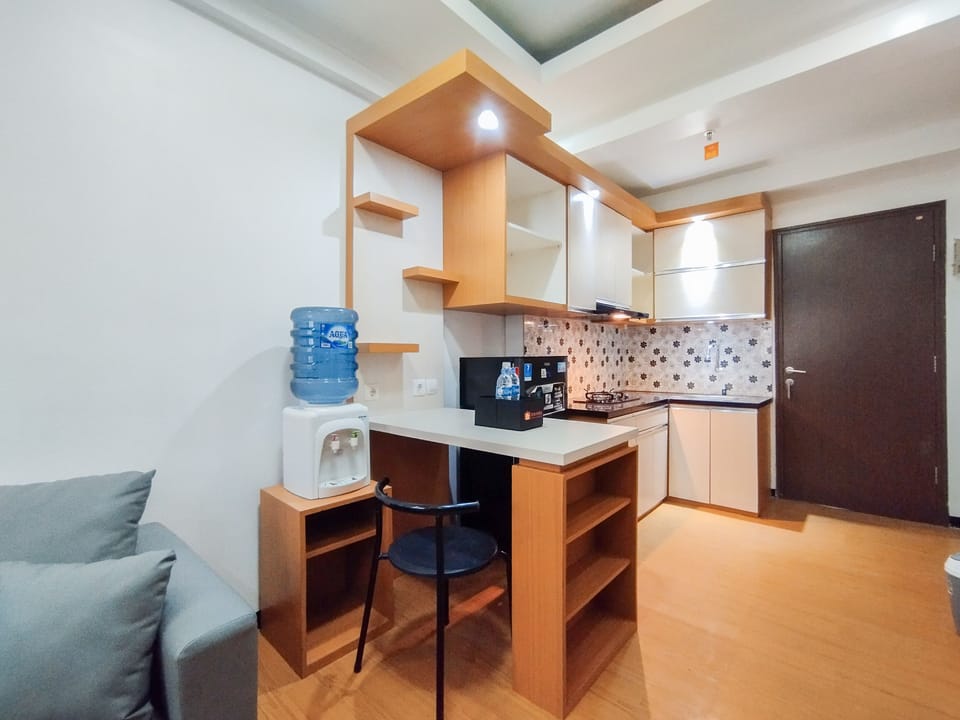 Apartment | Private kitchen | Full-size fridge, stovetop