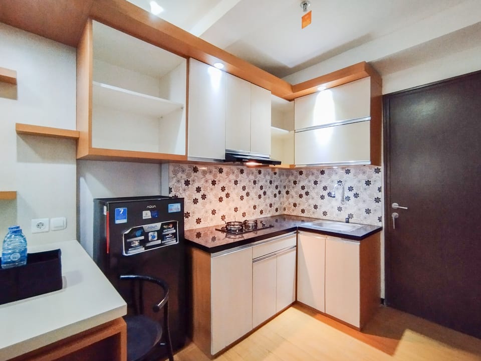 Apartment | Private kitchen | Full-size fridge, stovetop