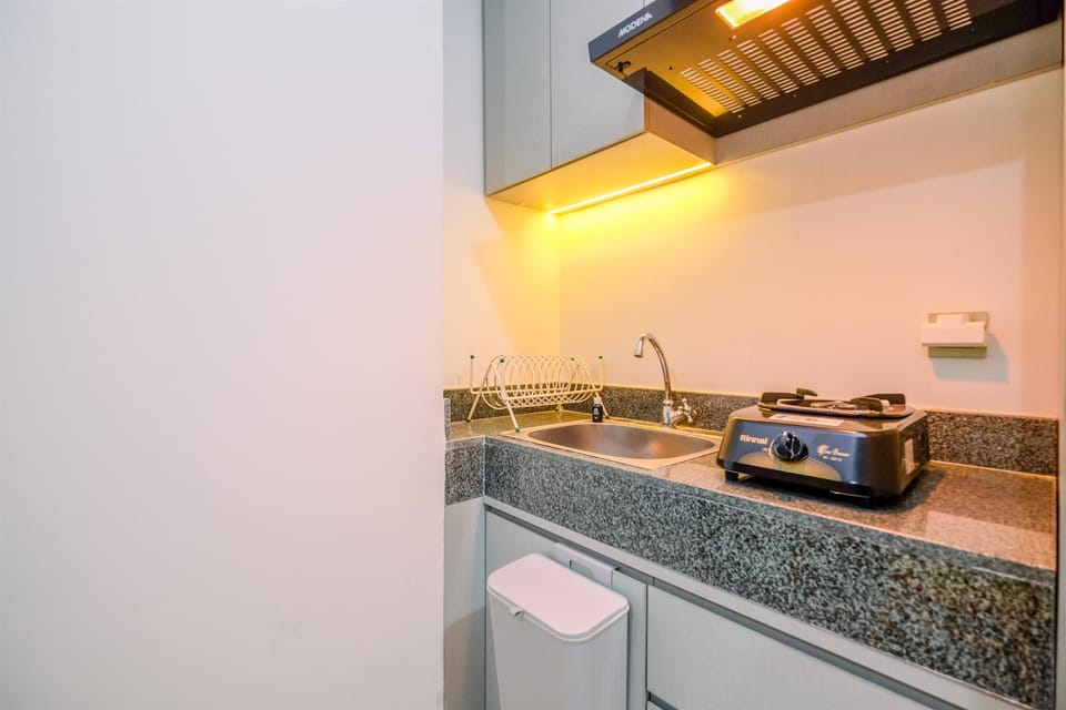 Apartment | Private kitchen | Full-size fridge, stovetop