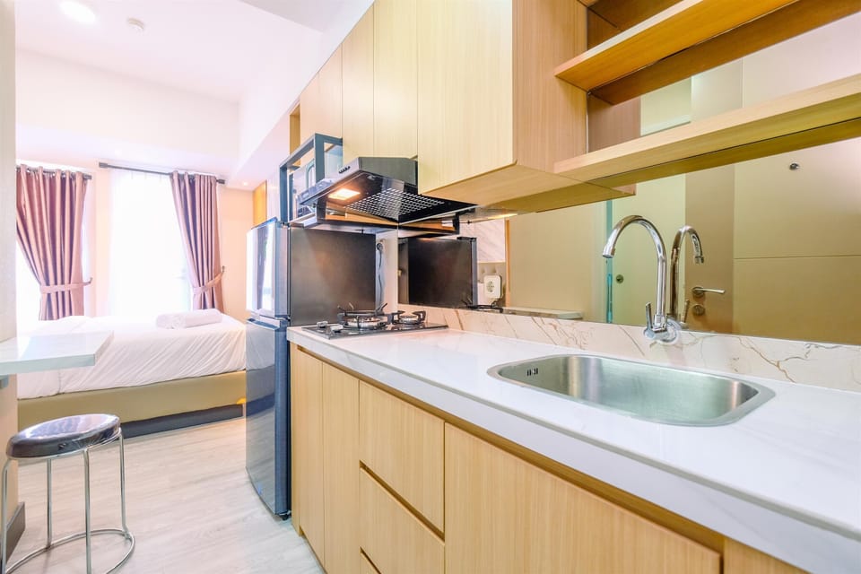 Studio | Private kitchen | Full-size fridge, stovetop