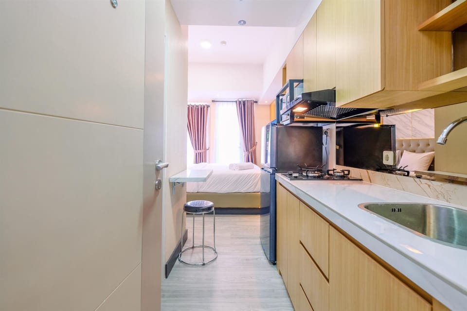 Studio | Private kitchen | Full-size fridge, stovetop