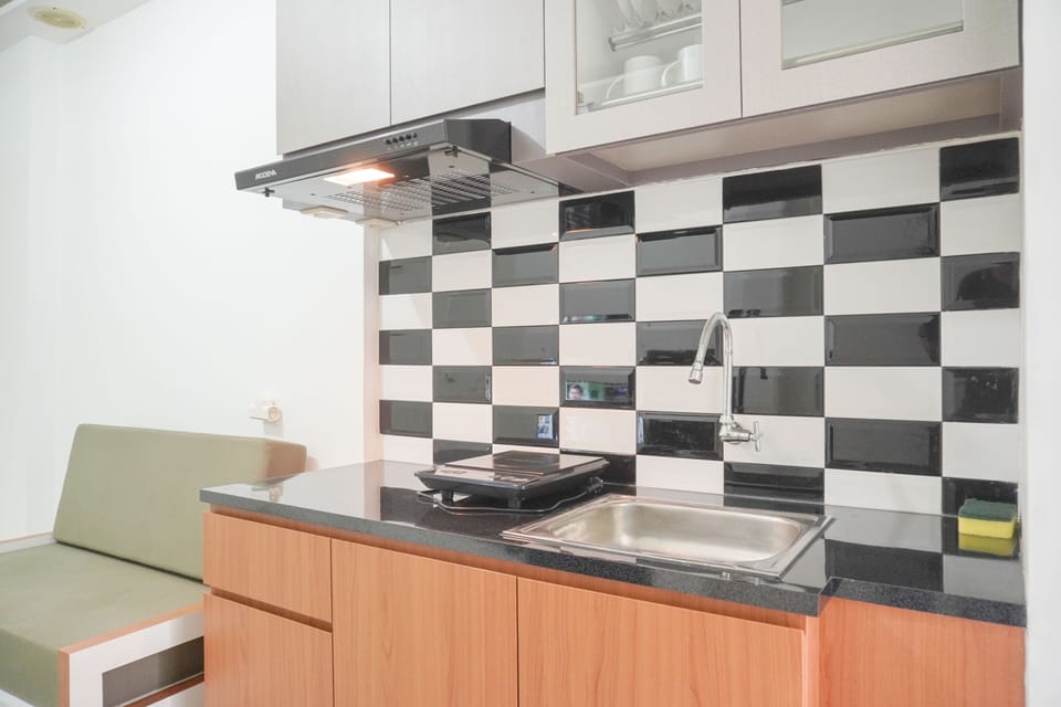 Apartment | Private kitchen | Full-size fridge, stovetop