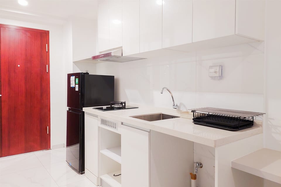 Studio | Private kitchen | Full-size fridge, stovetop