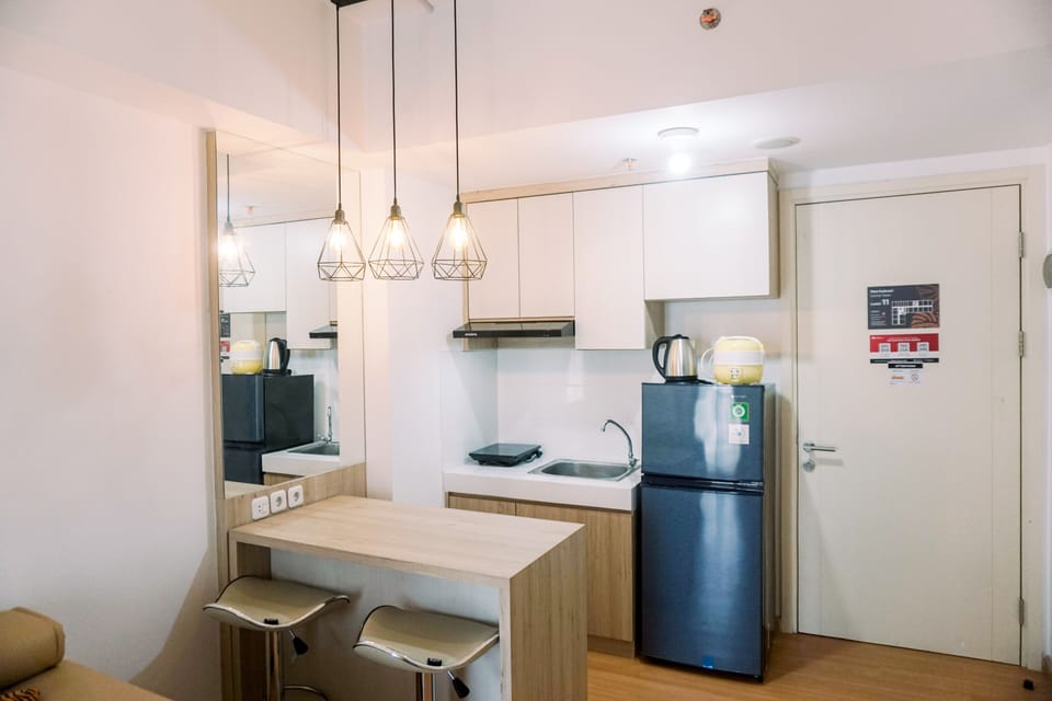 Apartment | Private kitchen | Full-size fridge, stovetop