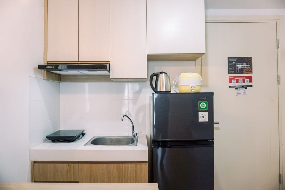 Apartment | Private kitchen | Full-size fridge, stovetop