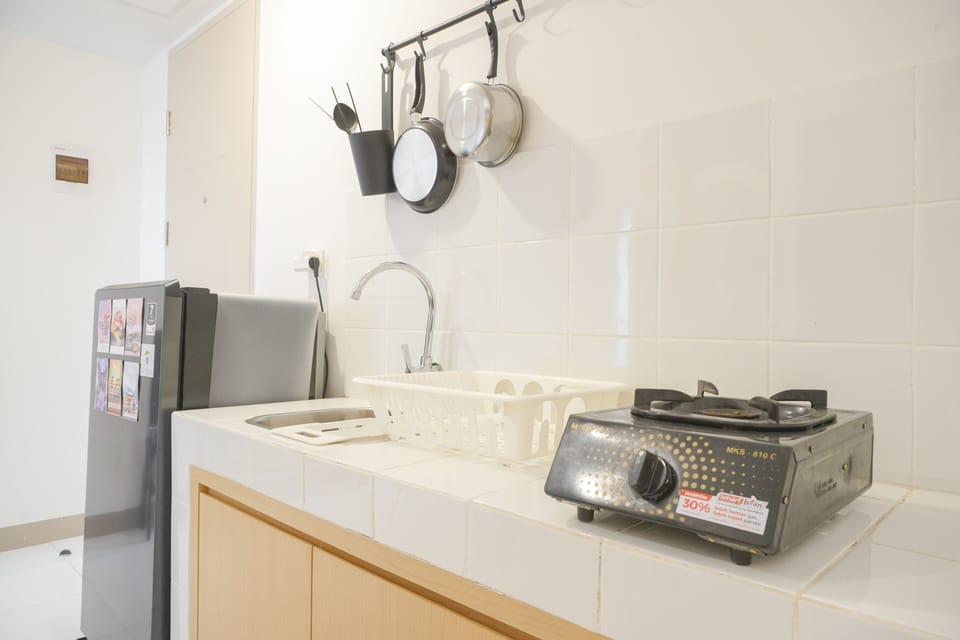 Apartment | Private kitchen | Full-size fridge, stovetop