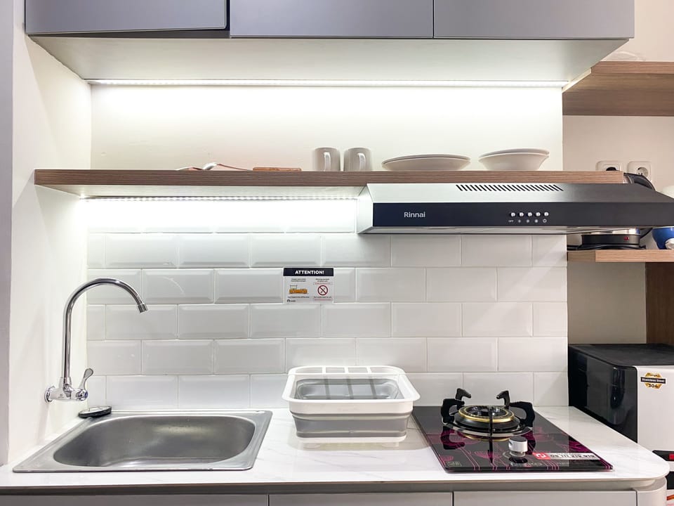 Studio | Private kitchen | Full-size fridge, stovetop