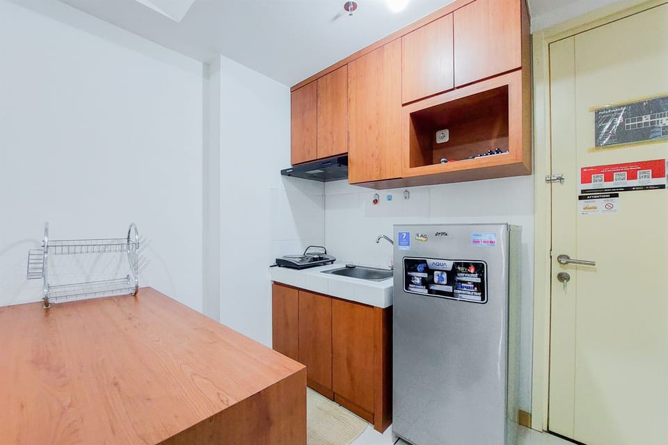 Apartment | Private kitchen | Full-size fridge, stovetop
