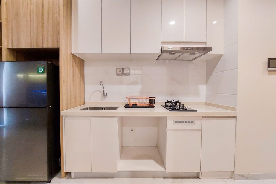 Apartment | Private kitchen | Full-size fridge, stovetop