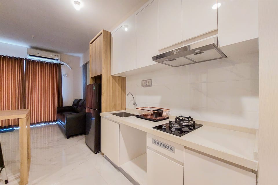 Apartment | Private kitchen | Full-size fridge, stovetop