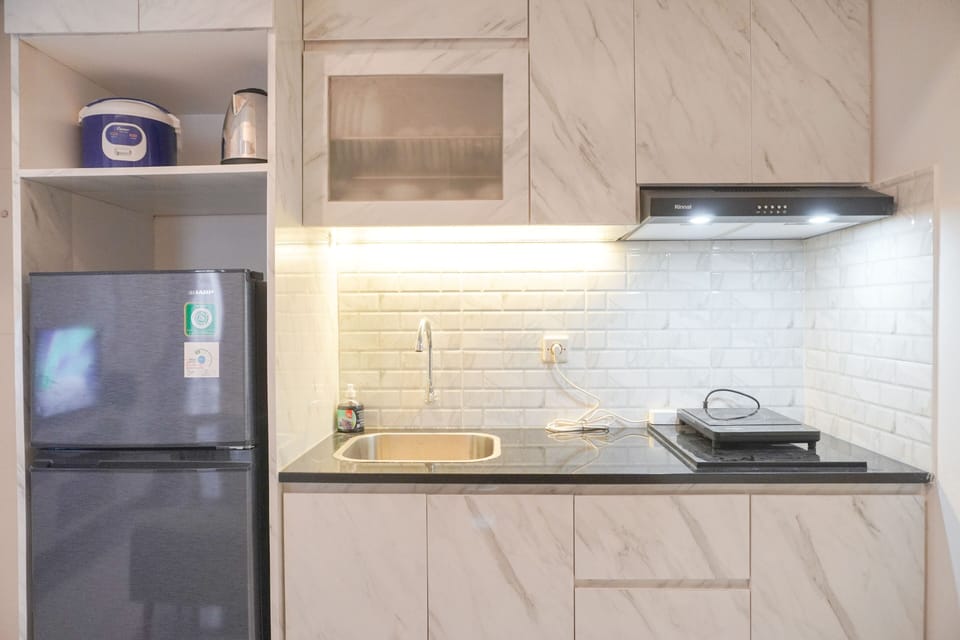 Apartment | Private kitchen | Full-size fridge, stovetop
