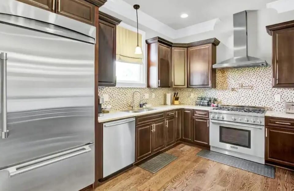 Kingdom townhouse kitchen