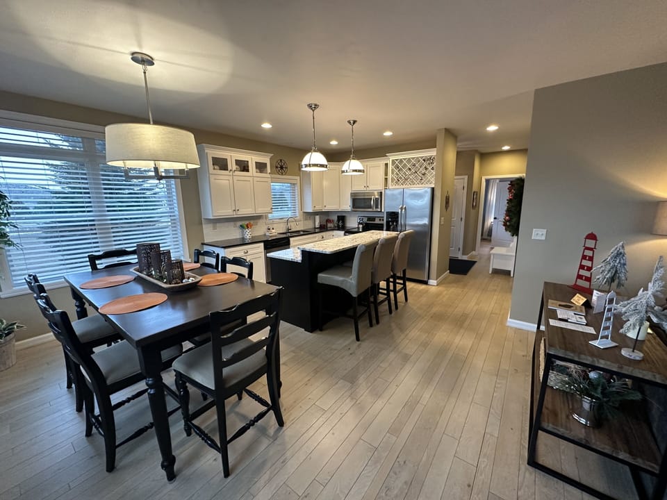 Luxury Condo | Individually furnished, iron/ironing board, free WiFi, bed sheets