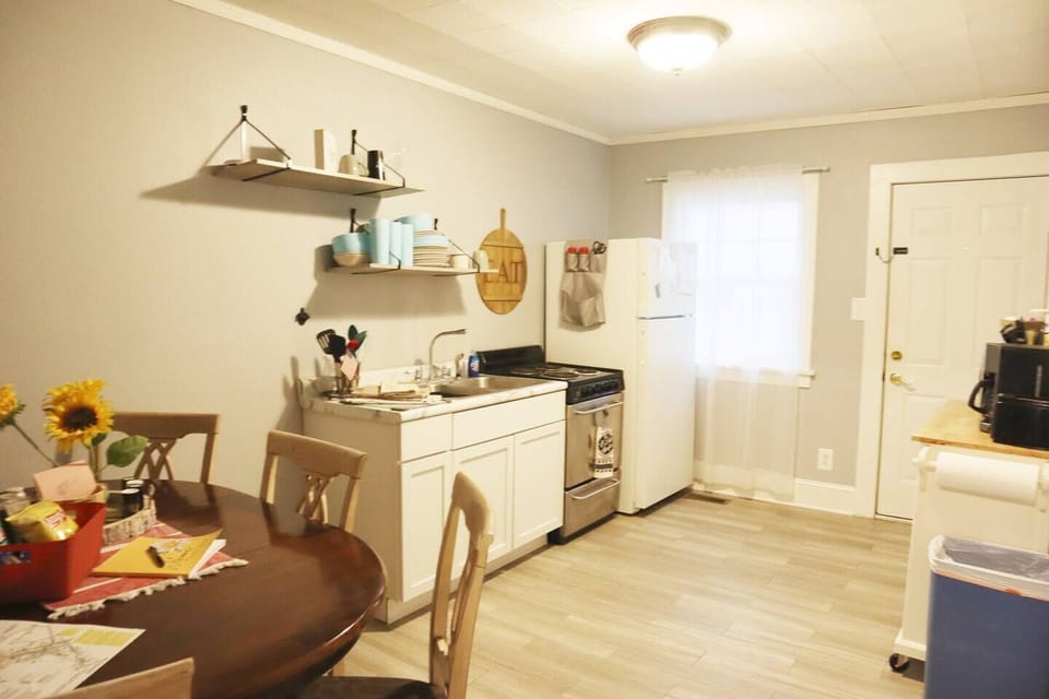 Kitchen and dining area