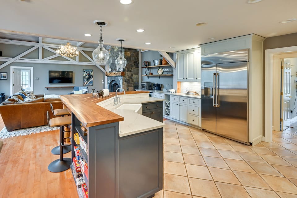 Kitchen | 1st Floor | Dishwasher | Keurig K-Duo | Coffee Provided