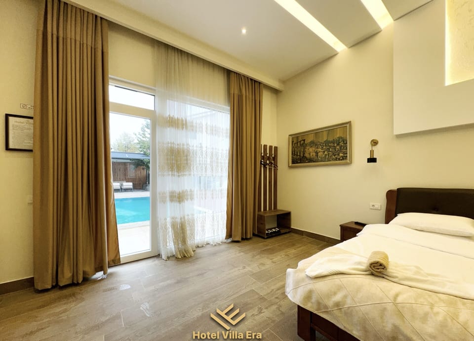 Romantic Room, 1 King Bed, Pool View, Poolside | Water view