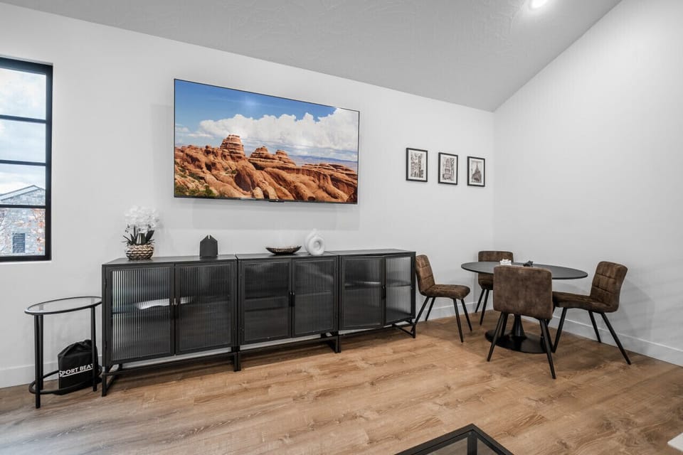 Upstairs Area (Gaming Table)