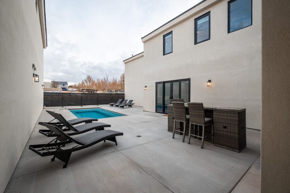 Large Courtyard