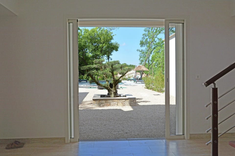 Entrance / Reception