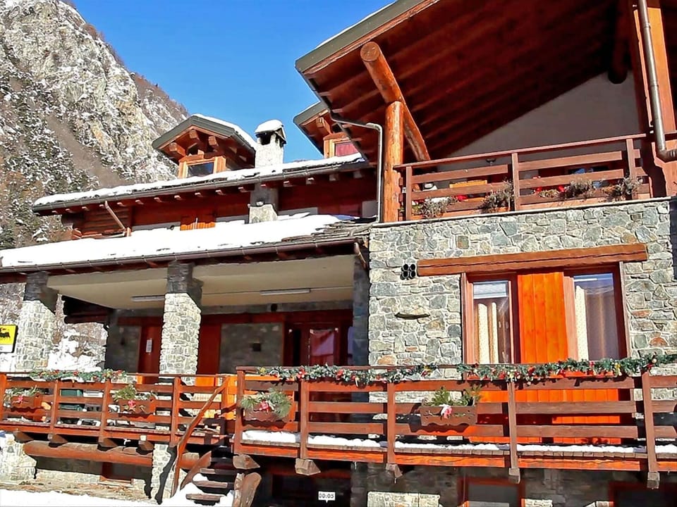 Holiday Home Exterior [winter]