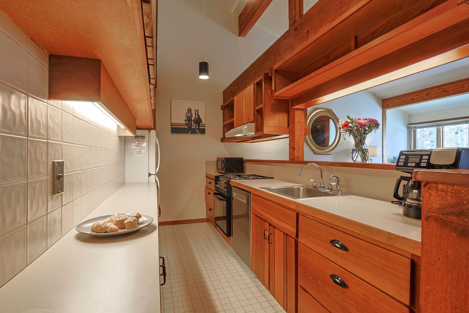 Kitchen - Main Floor