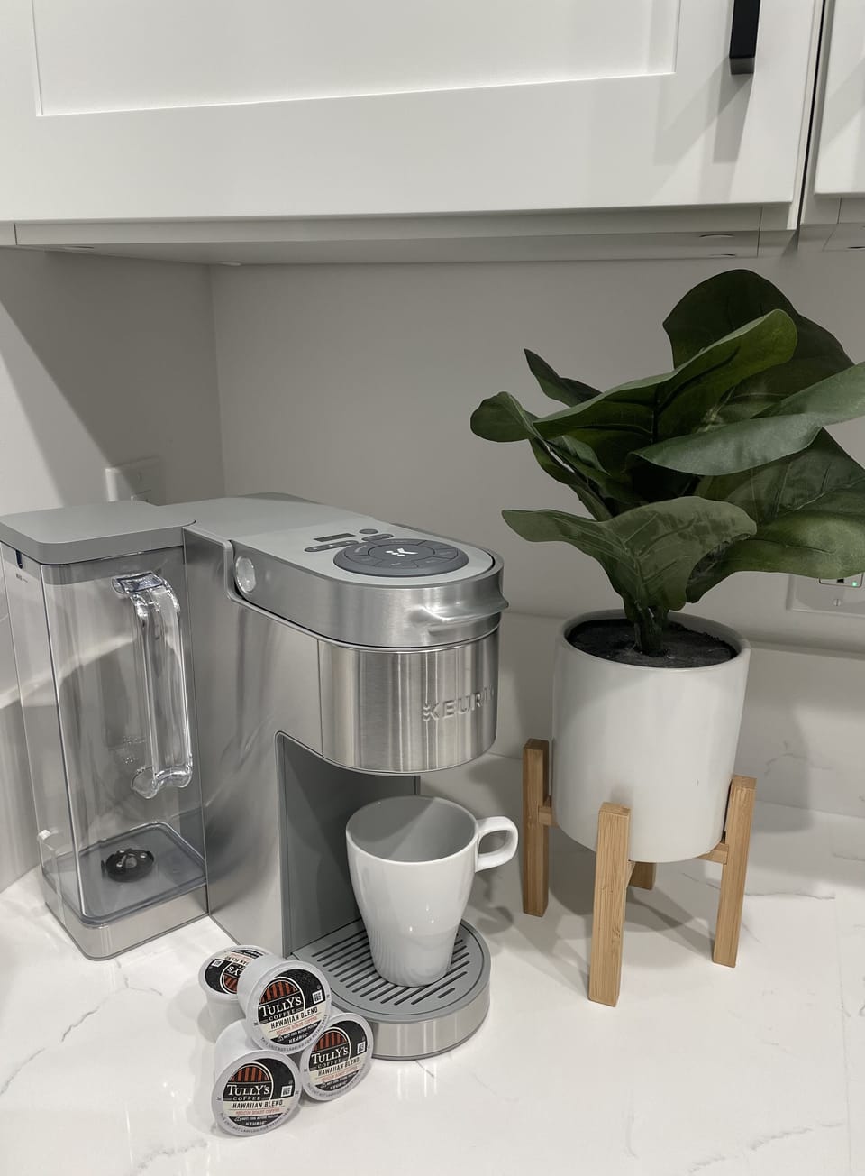 Say “Aloha” with a Tully’s Hawaiian K Pod and our new Kuerig Coffee Maker.