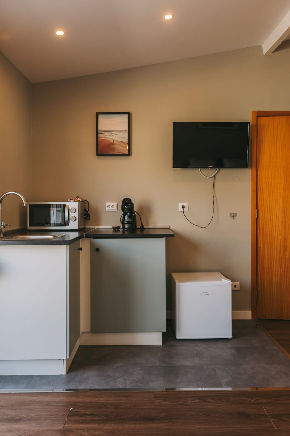 Comfort Studio, 1 Bedroom, City View | Private kitchen