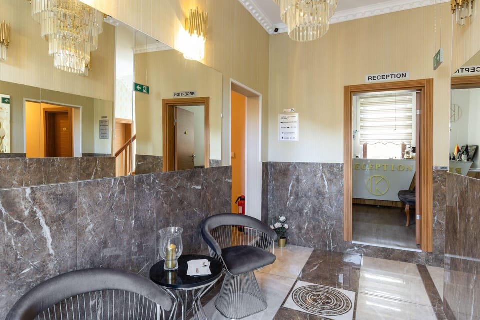 Entrance / Reception