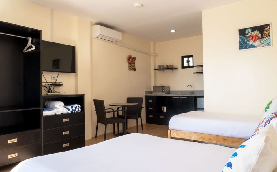 Deluxe Room | Free WiFi, bed sheets