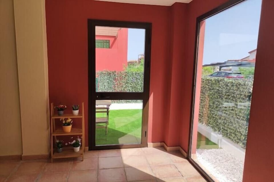 Entrance / Reception