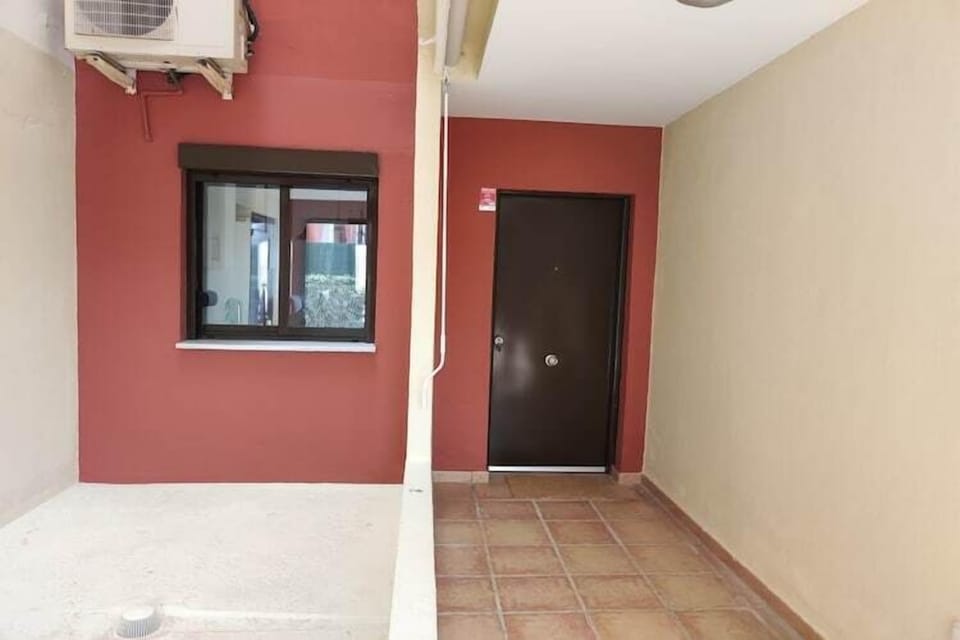 Entrance / Reception