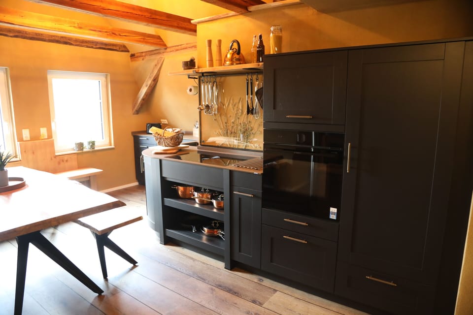 Zum Kahnschuppen | Private kitchen | Full-size fridge, oven, stovetop, dishwasher