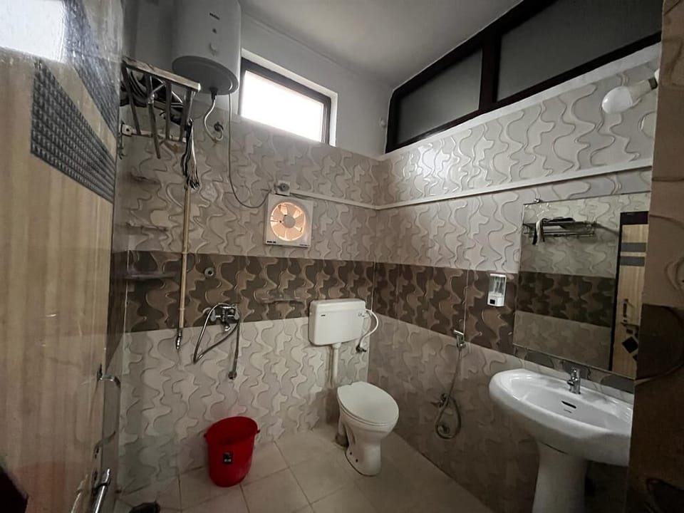 Deluxe Room | Bathroom