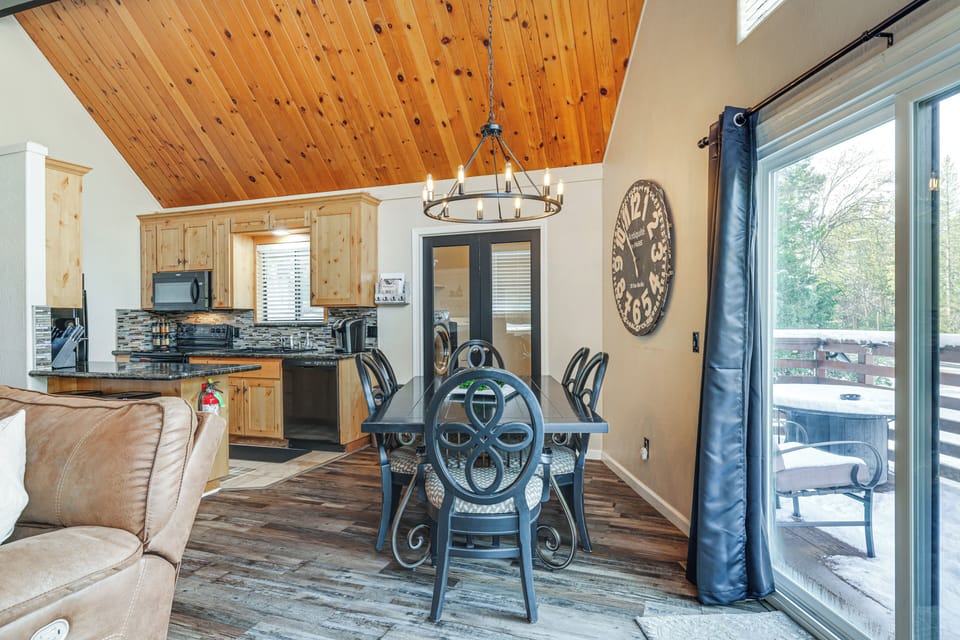 House (4 Bedrooms) | Interior