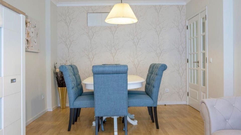 Our dining area where you enjoy your take outs or homemade meals. #dining #lovelystay