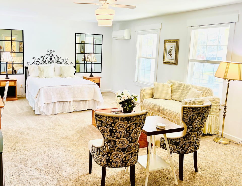 Soak up the natural light and relax on your comfortable queen size bed! 