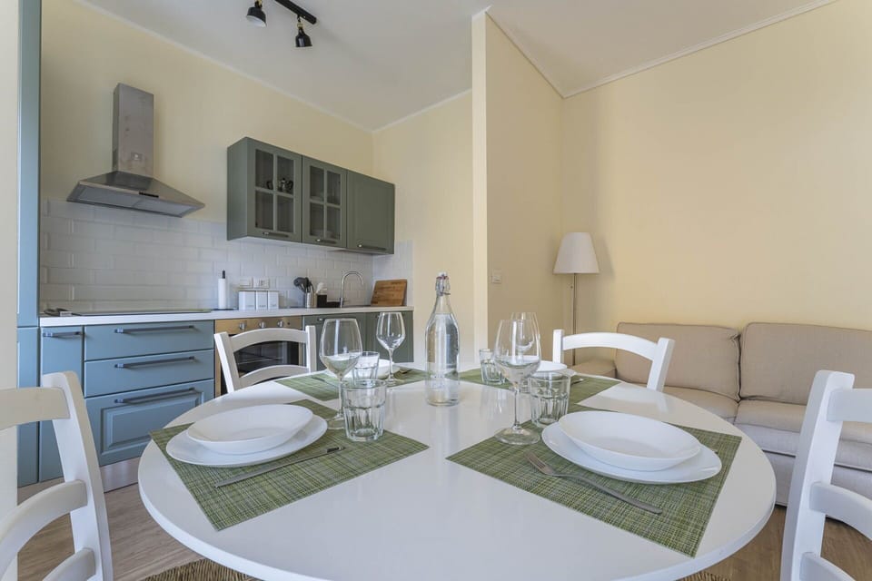 Autumn, Dining Room, Kitchen, Spring, Summer