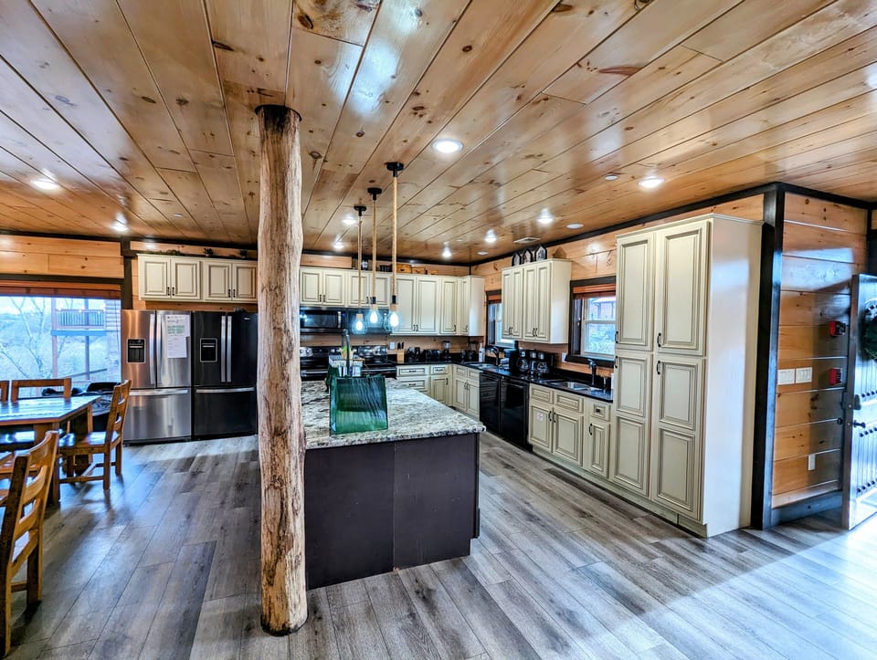 Spacious Kitchen 