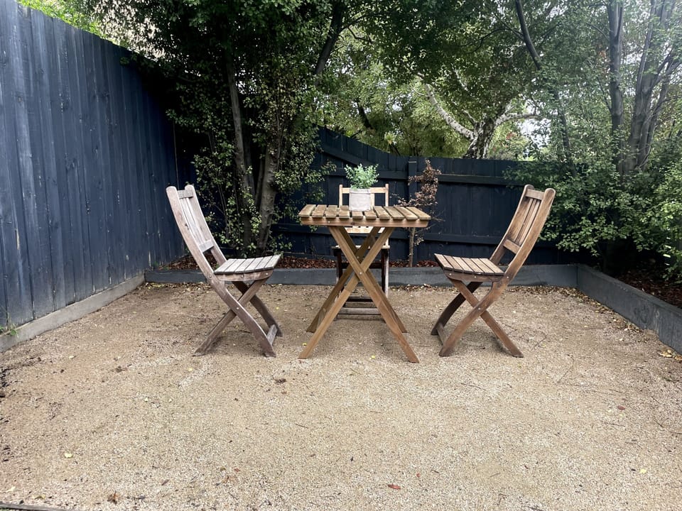 Use the outdoor furniture as you please - 2 tables, 4 chairs