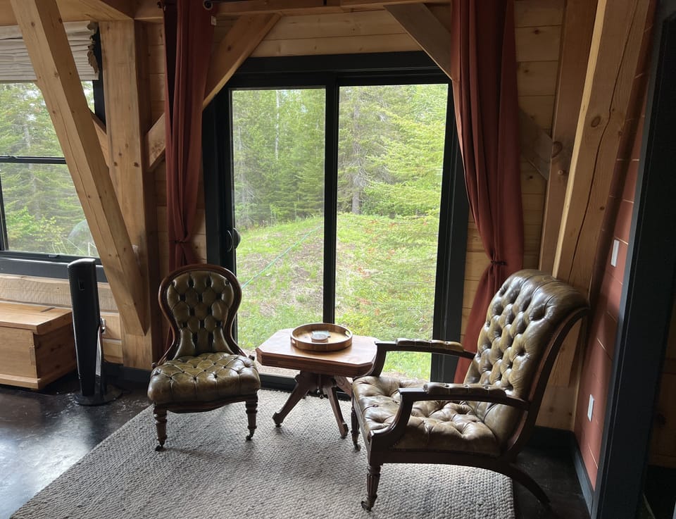 "Happy hour nook" in the main living room, with sunset view