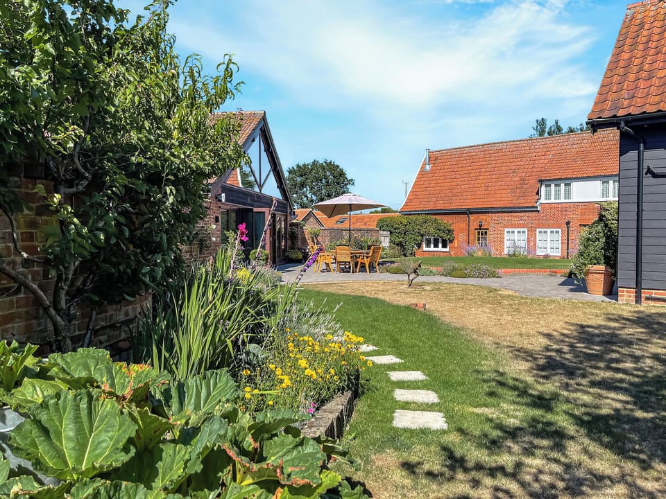 The pool house and gardens | The Farmhouse - Wash Farm Barns, Banham
