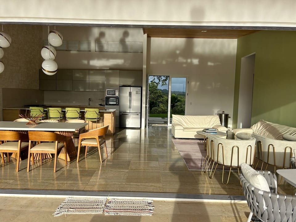 INTEGRATED LIVING ROOM AND KITCHEN